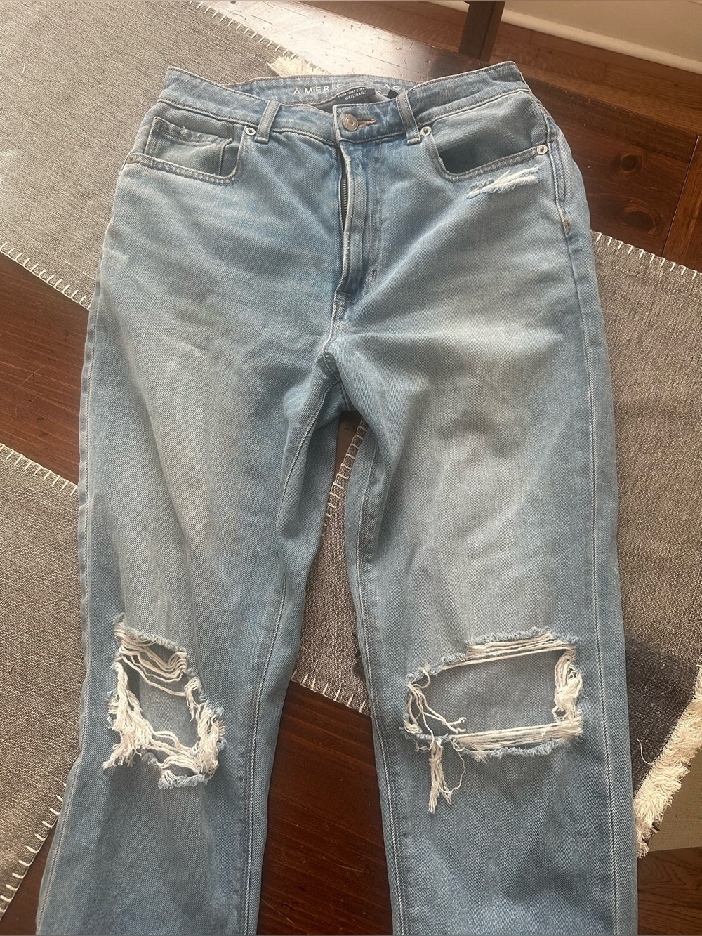 American Eagle Outfitters Light Blue Distressed High-Rise Jeans